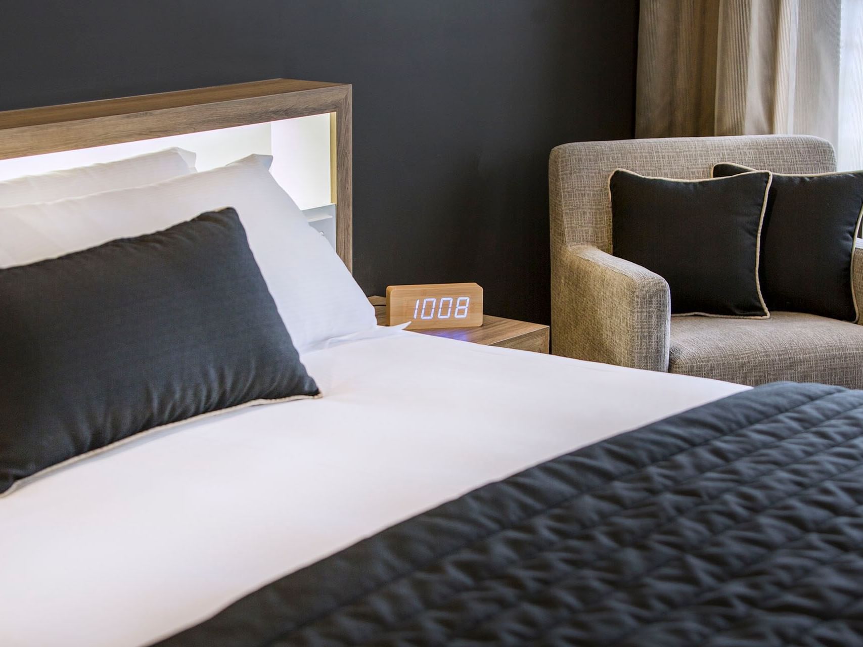 King bed in Superior Room at Grand Chancellor Brisbane