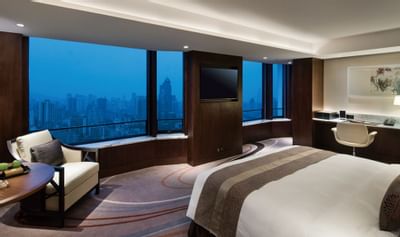Interior of Deluxe Room with a city view at White Swan hotel
