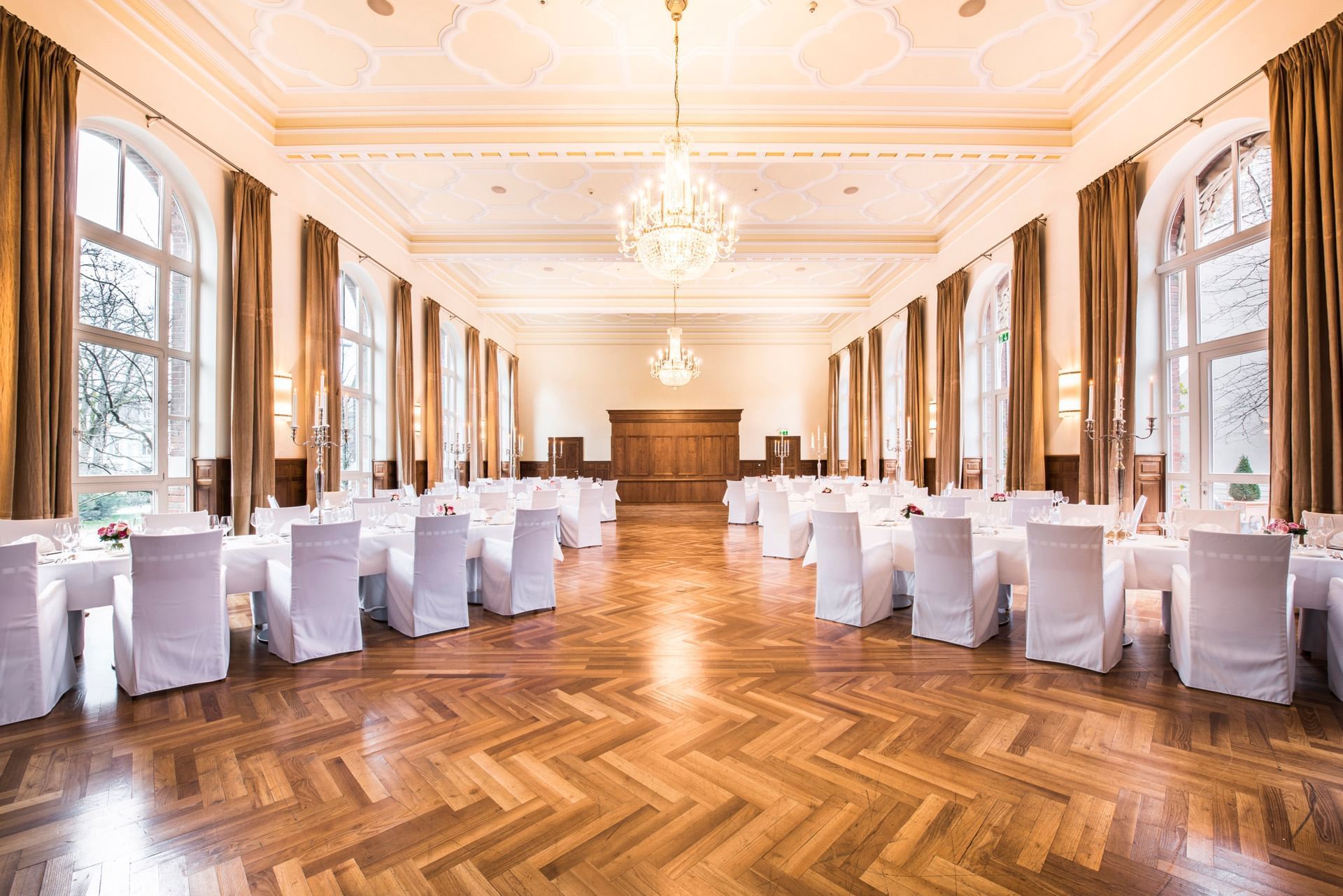 Hochzeitstafel im Refektorium im Hotel Collegium Leoninum, Bonn