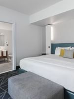 penthouse-1102-lit-king
