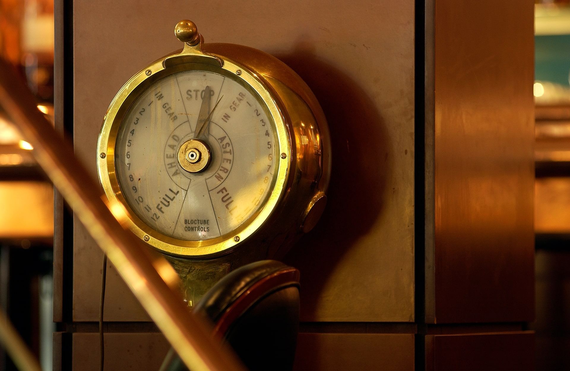 Gros plan sur un Chadburn au bar de l'Oceania Brest Centre