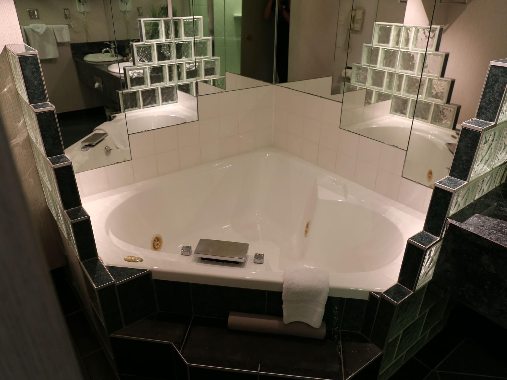 Jacuzzi in the Jacuzzi Suite at Carriage House Hotel