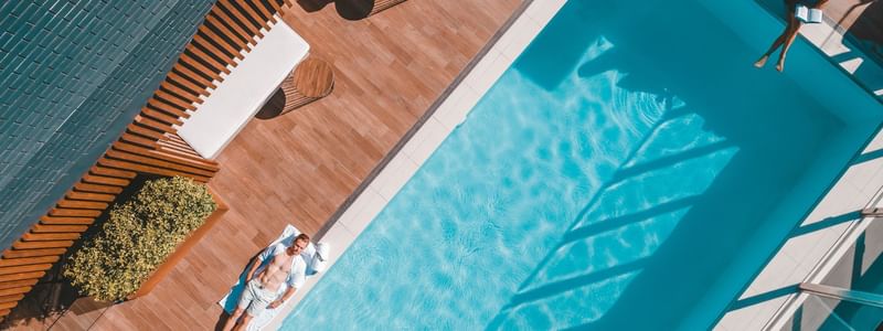 Aerial view of the hotel pool at Pullman King George Square