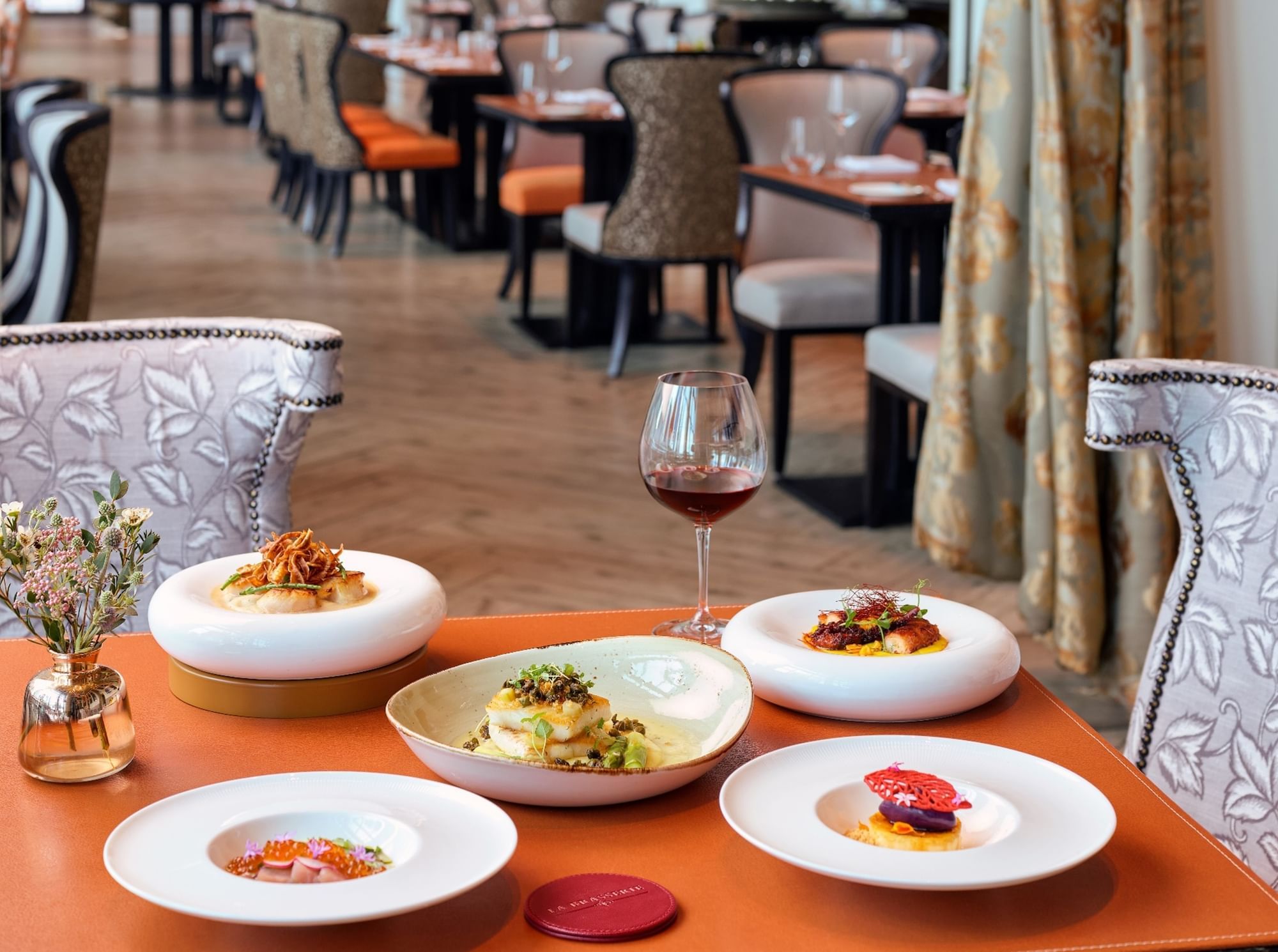 La Brasserie法式餐厅| 新加坡法式餐厅| 餐厅和酒吧