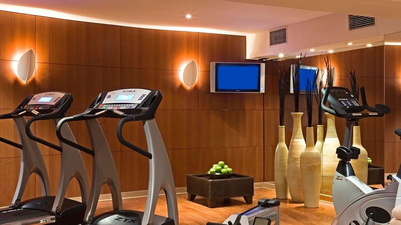 Fully equipped fitness room at Warwick Brussels