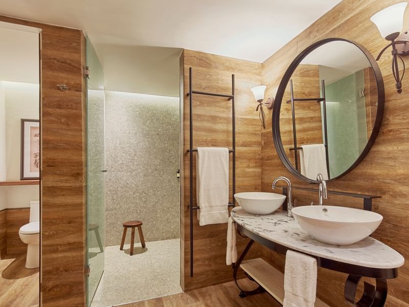Bathroom vanity in Master Suite 1 King, FA Hotels & Resorts