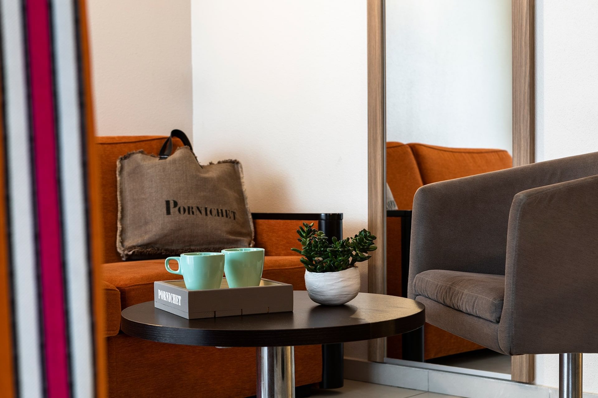 Mobilier dans un appartement de luxe, Escale Oceania Pornichet