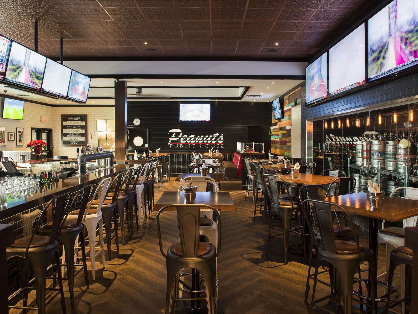 Dining set-up in Peanuts Public House at Carriage House Hotel