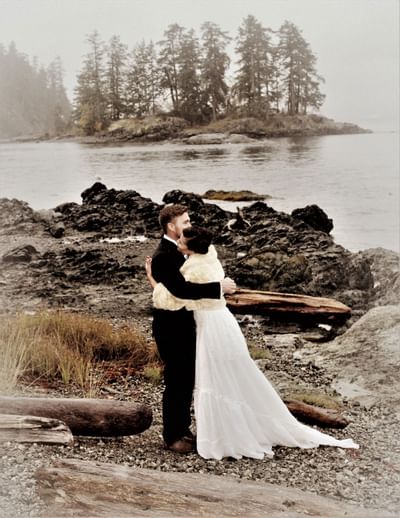 weddings at Painter's Lodge Resort