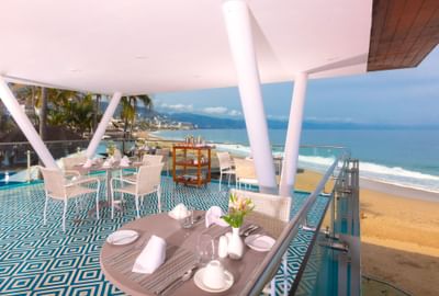 Dining area with sea view at Villa Premiere Boutique Hotel & Romantic Getaway