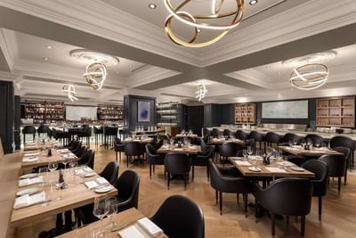   boulevard Sutton Place Vancouver