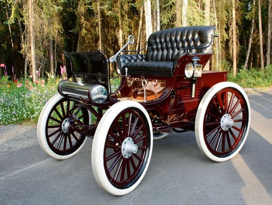 Image of Antique car at Wedgewood Resort