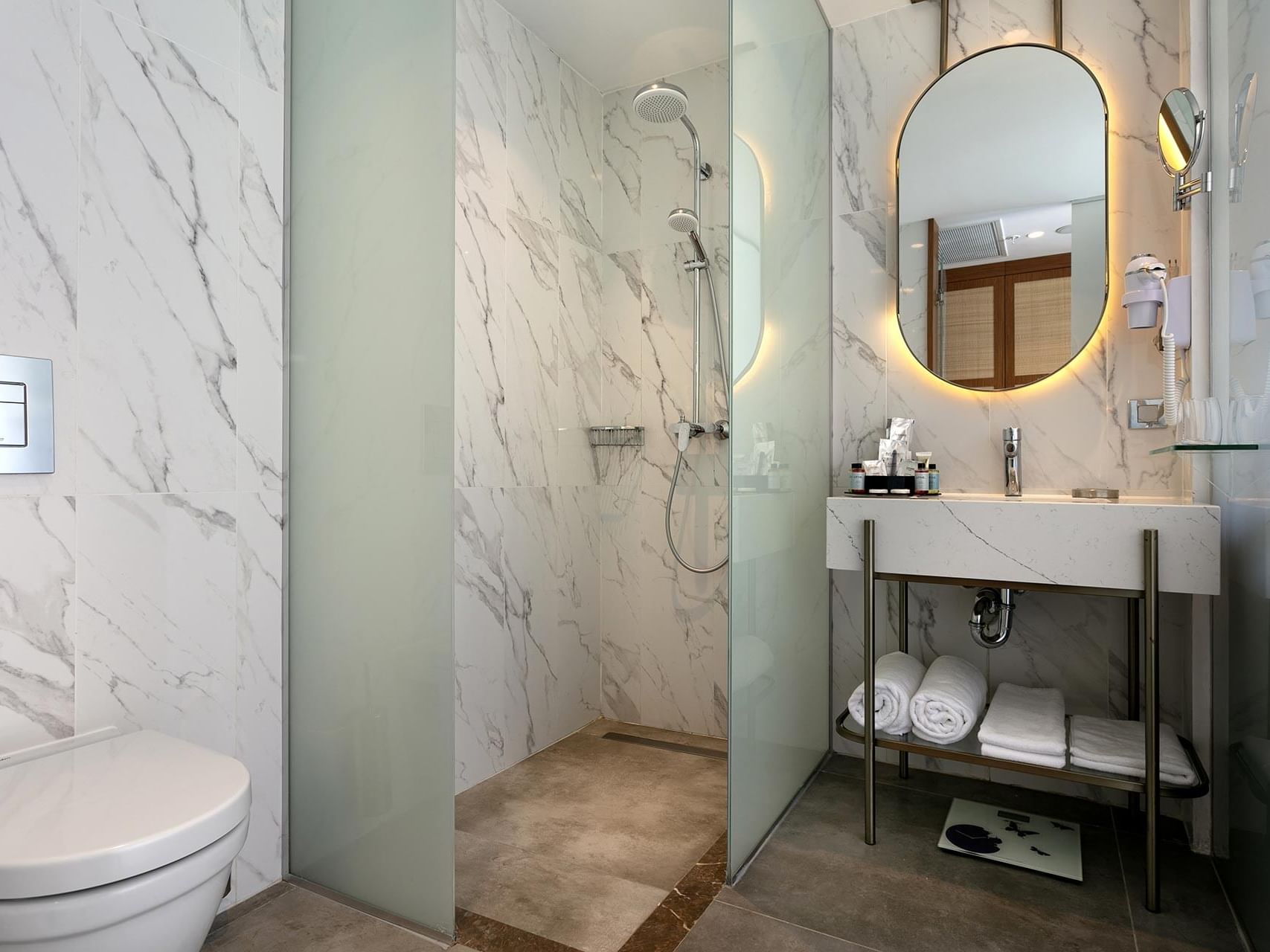 Sink, shower room, and toilet in Bali House Garden at Titanic Deluxe Golf Belek