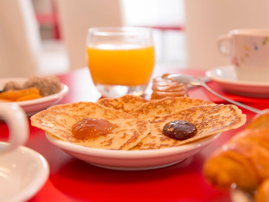 Closeup of a breakfast meal served at Hotel Loval