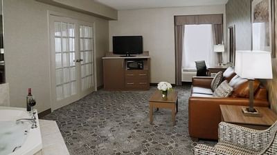 Sitting area - Monte Carlo Inn Toronto Markham