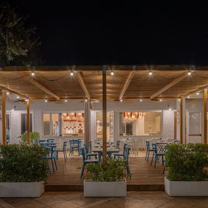 UNAHOTELS Naxos Beach Sicilia - Pizzeria Zagara Allestimento tavoli