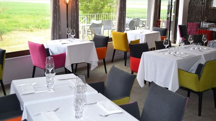 Table setting in restaurant at Hotel Les Quatre Salines