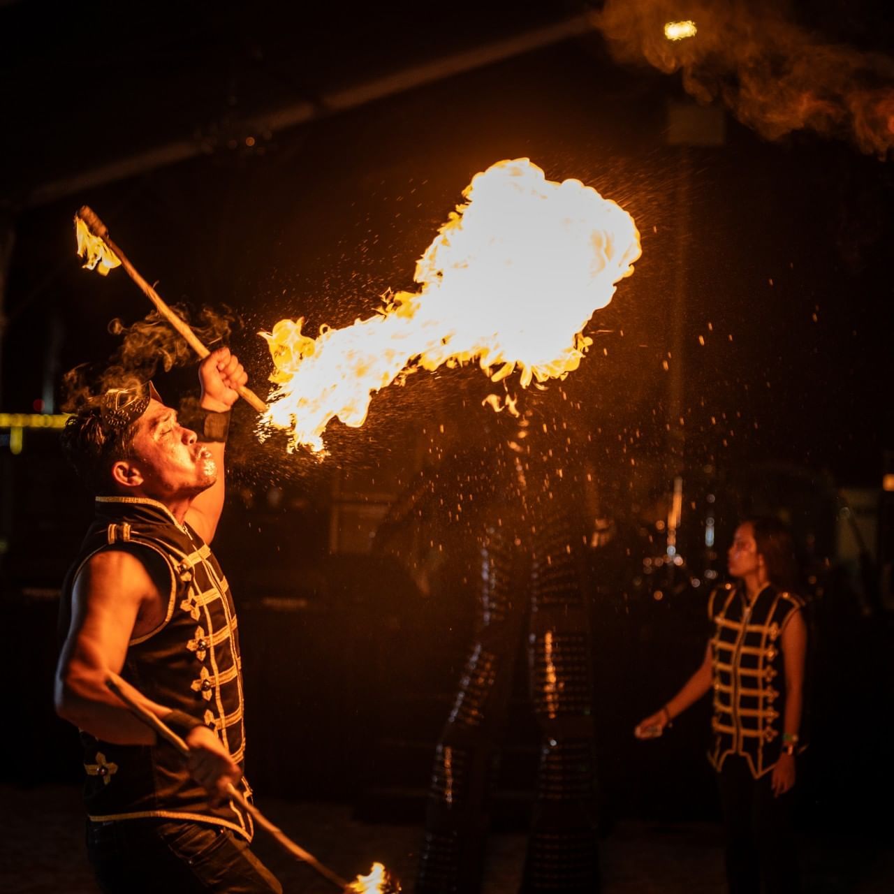 Lexis Hibiscus Port Dickson Sambut Tahun Baru Dengan Karnival Countdown NEON Circus, Meriah Habis!