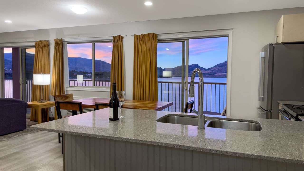 Penthouse room with a view and a kitchen