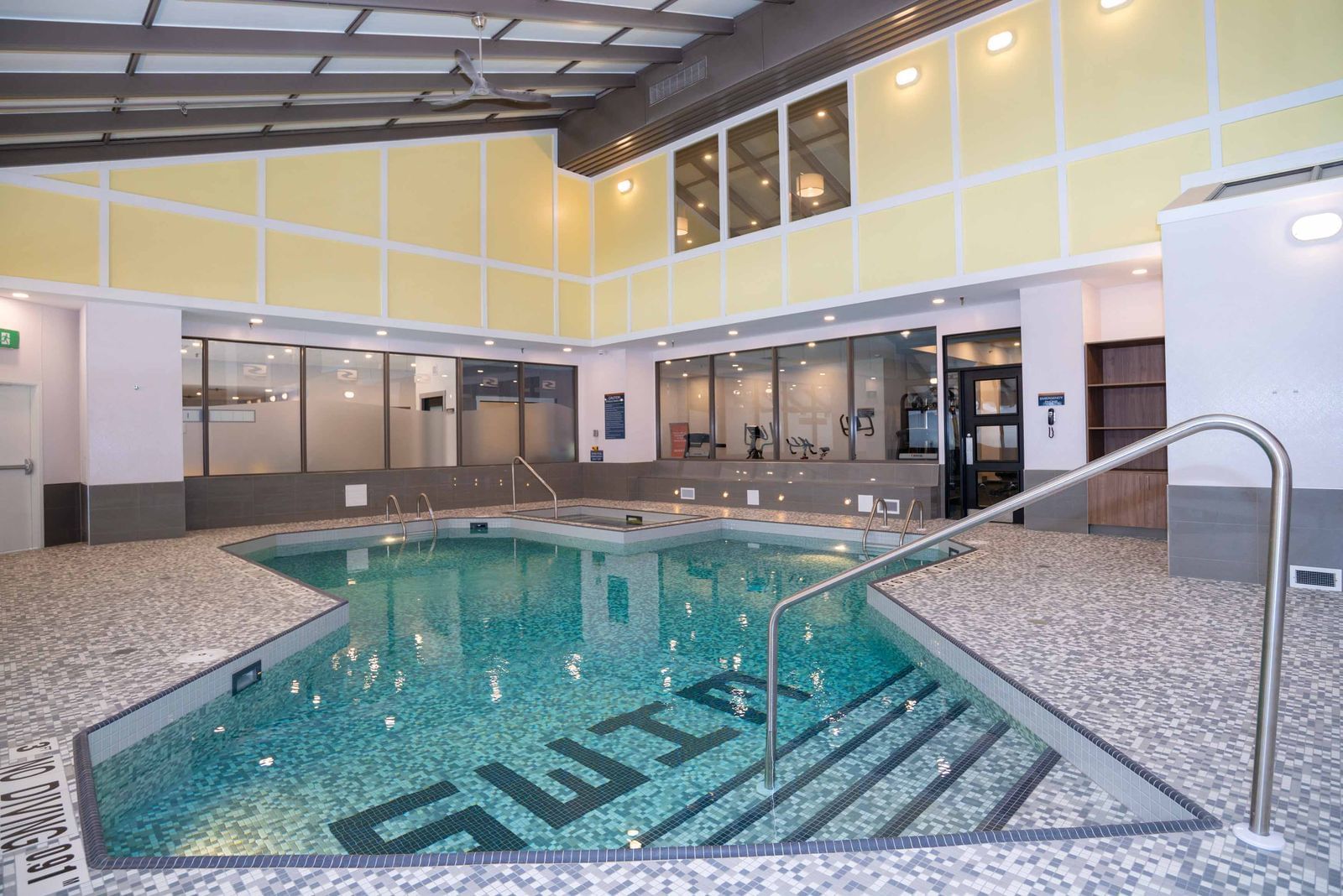 Indoor Pool Sandman Signature Calgary Downtown Hotel   Ccc Pool 02 Standard 