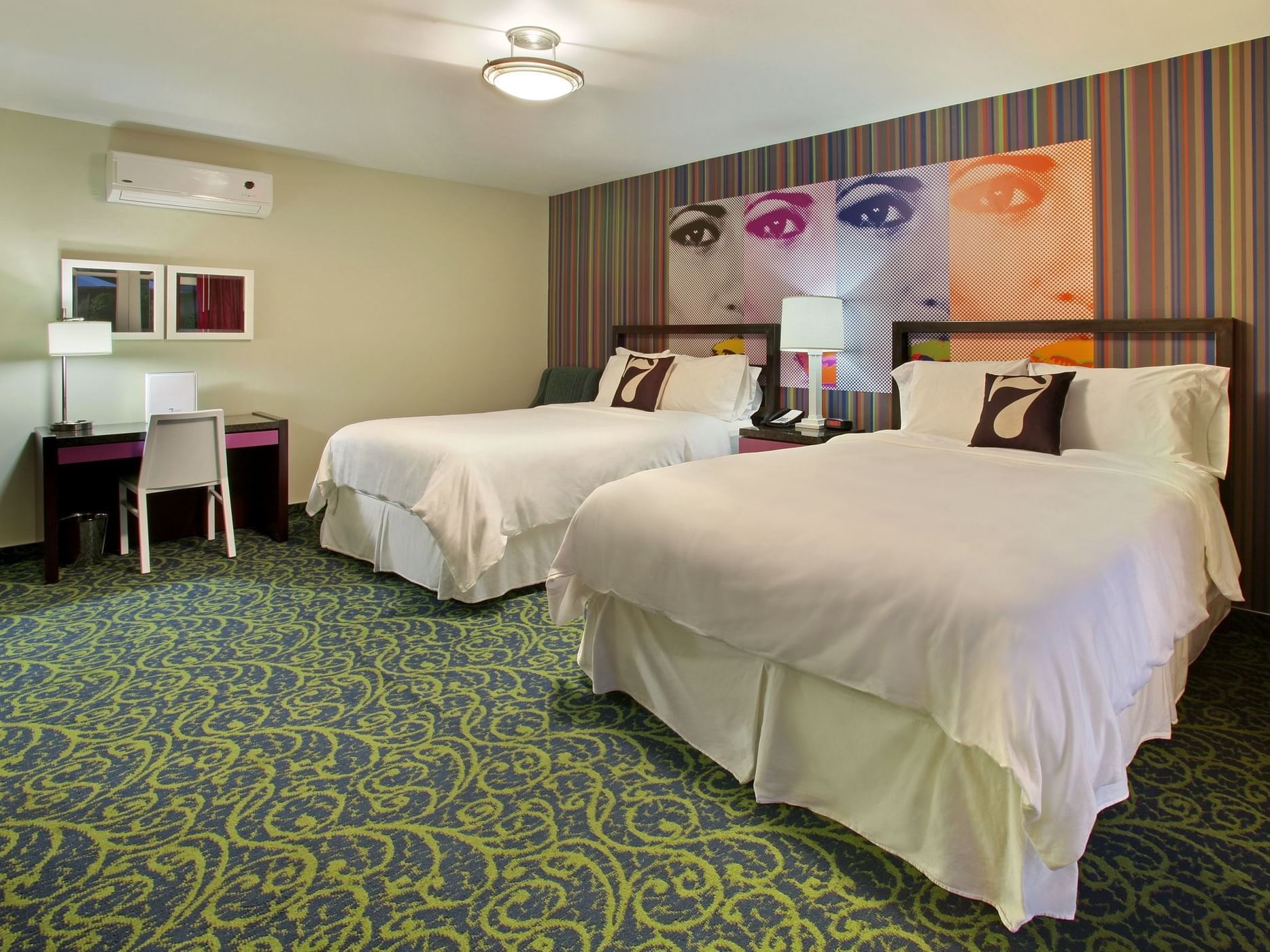 Deluxe Queen room with double beds at 7 Springs Inn & Suites 