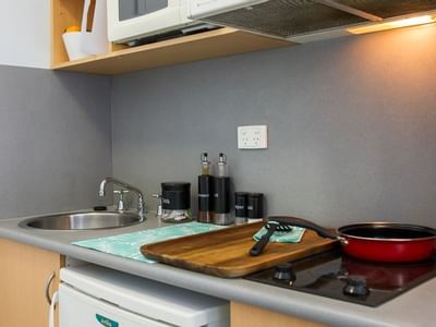 On Margaret _Double studio kitchen