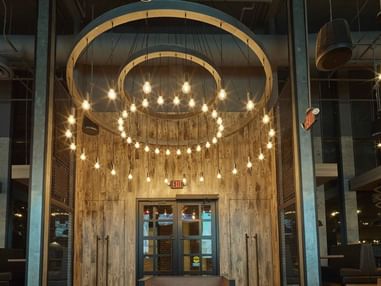 Shark Club Sports Bar & Grill | Plano Restaurants | Sandman Signature Hotel