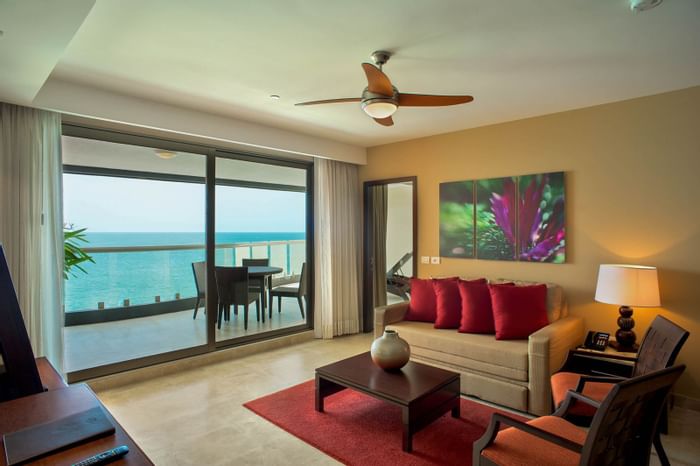 Suite at Sunset Plaza Beach Resort