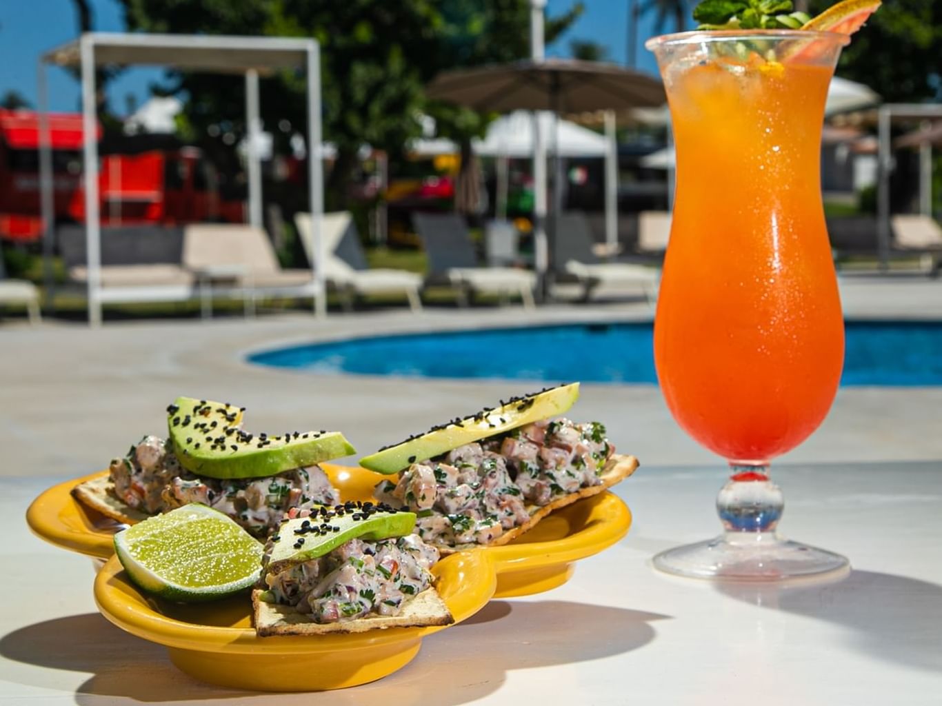 Served Tuna salad & cocktail, Scala Ocean Club, Palacio Mundo