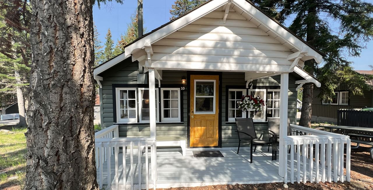 Exterior of Athabasca cabin