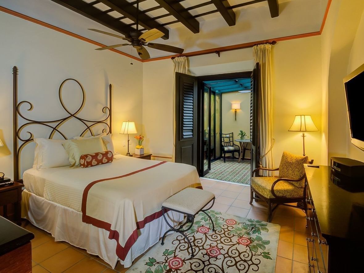 Bedroom with living area in Garden Terrace at Hotel El Convento
