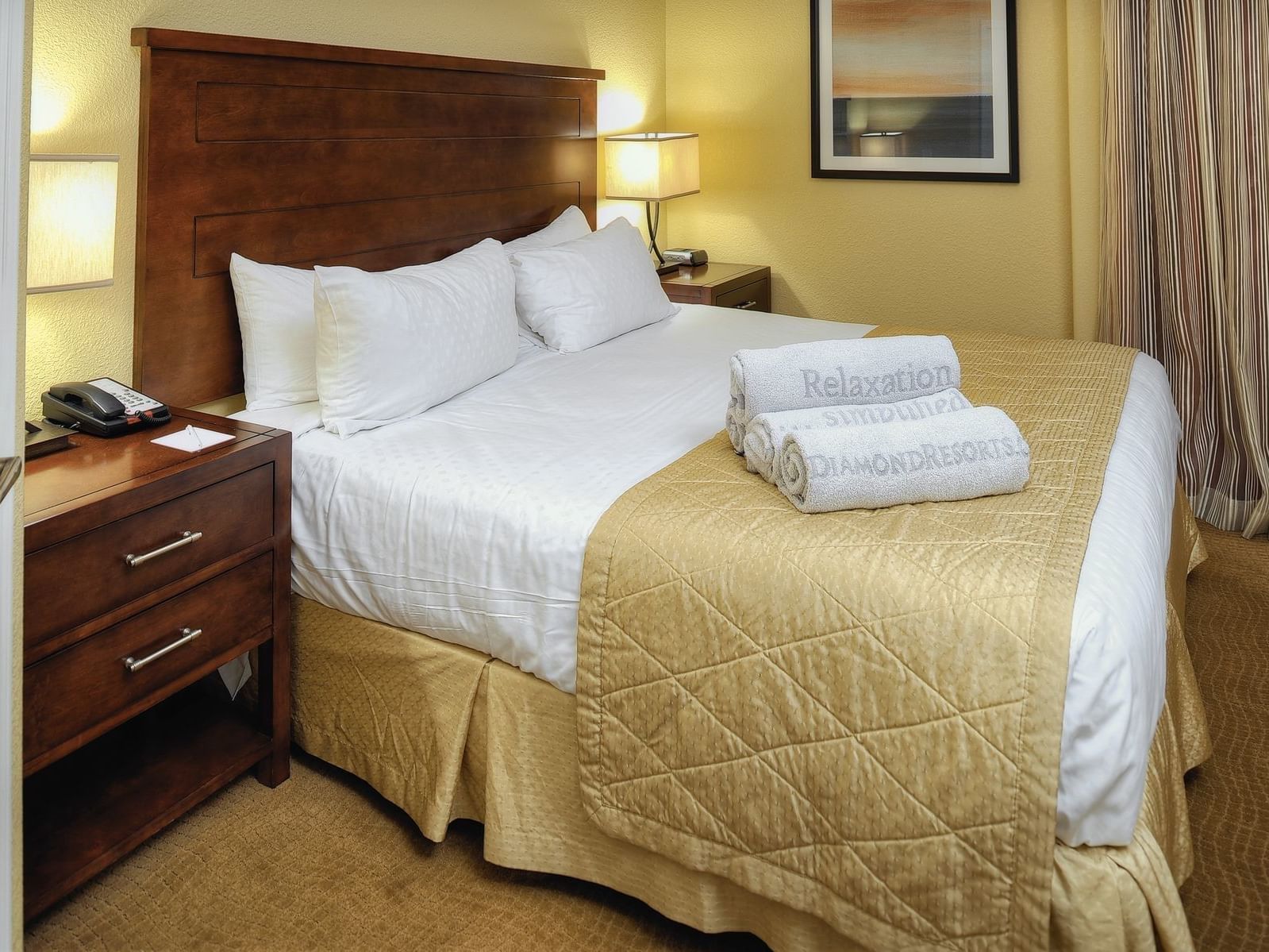 Luxury bed of One Bedroom Suite at Diamond Sedona Portal Hotel