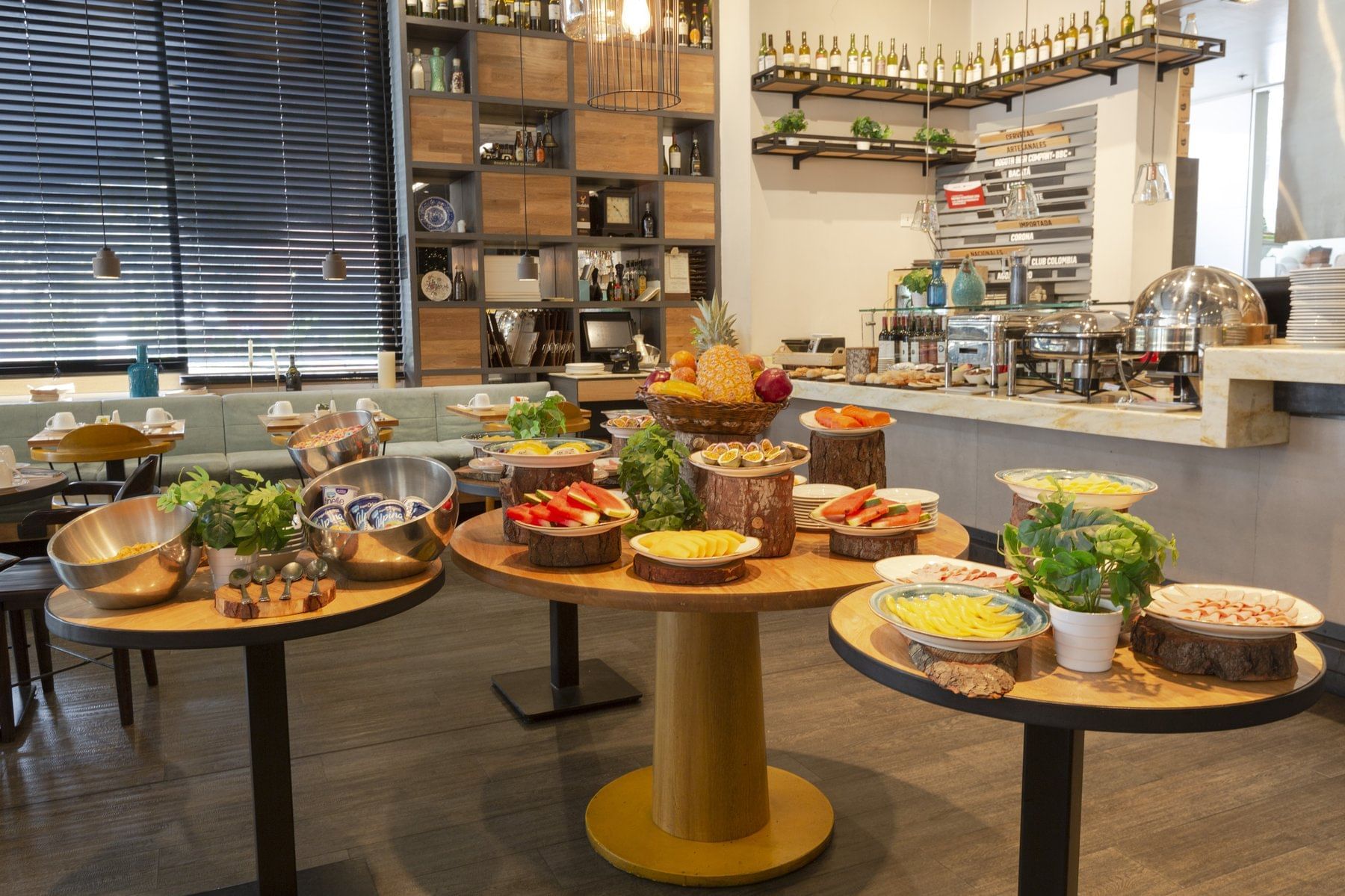 Cornelia Restaurants World Trade Center Bogota 100 Luxury Suites