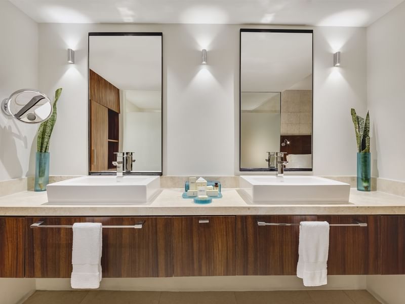 2 vanity mirrors in Family Room at FA Hotels & Resorts