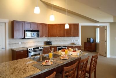 Three Bedroom suite food kitchen dining