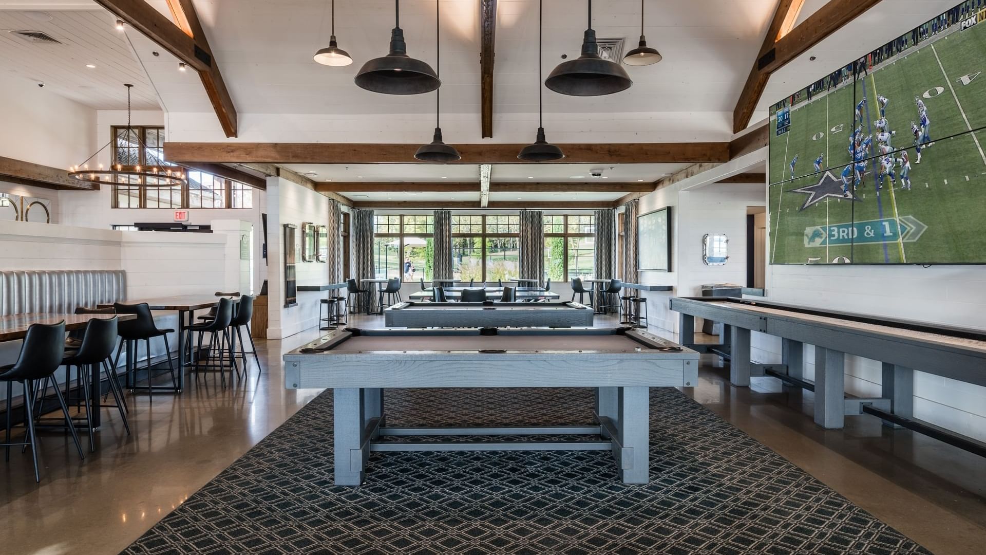 Billiard table & lounge area in Shangri-La Monkey Island