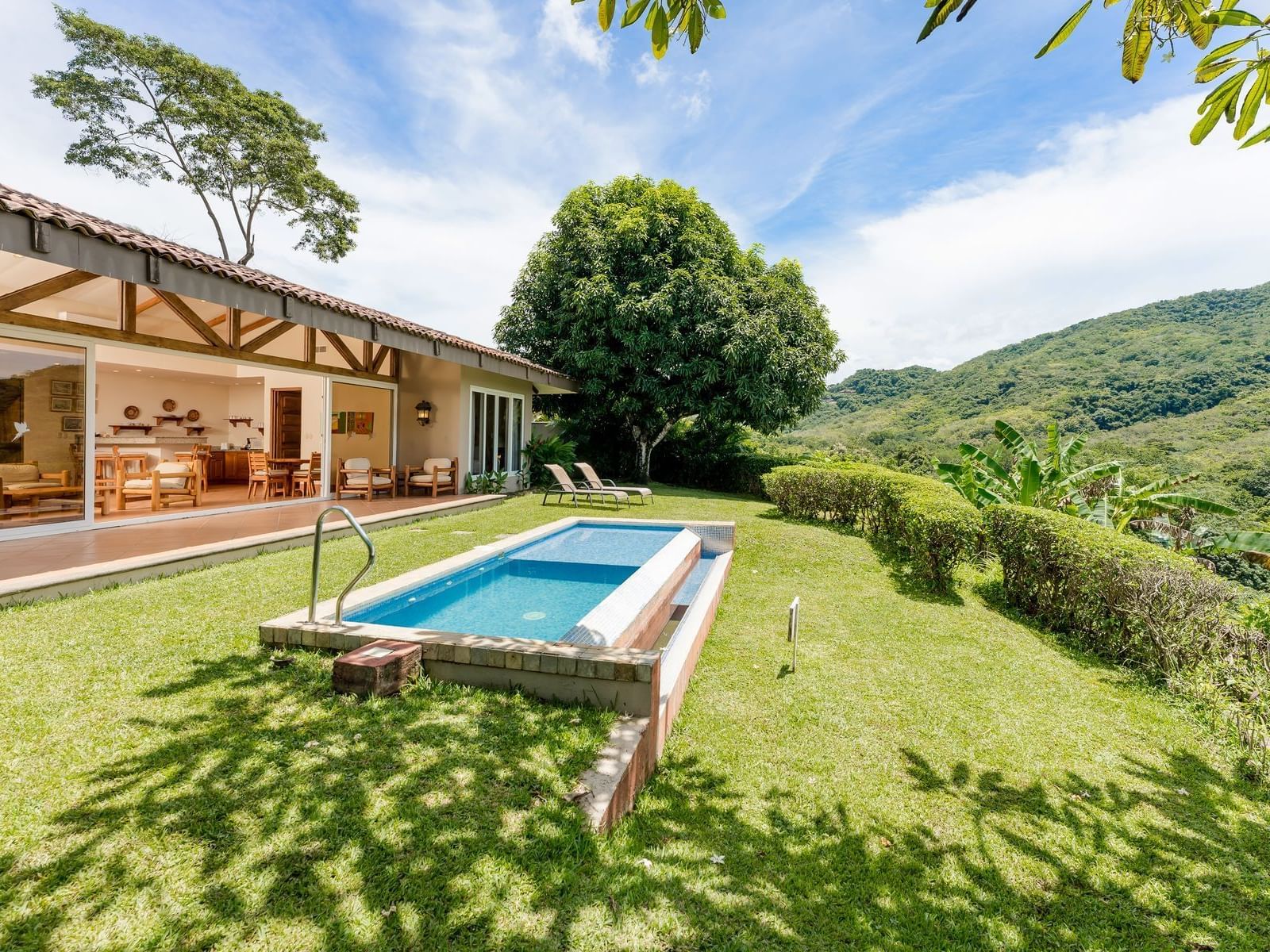 The outdoor pool in Flor Blanca Villa at Punta Islita Hotel