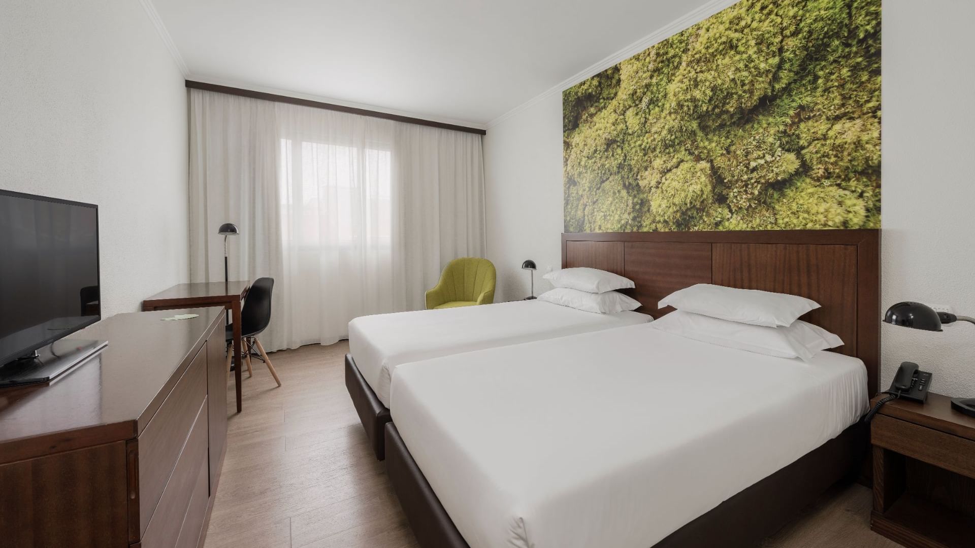 Standard Double room with two beds and TV, Bensaude Hotels