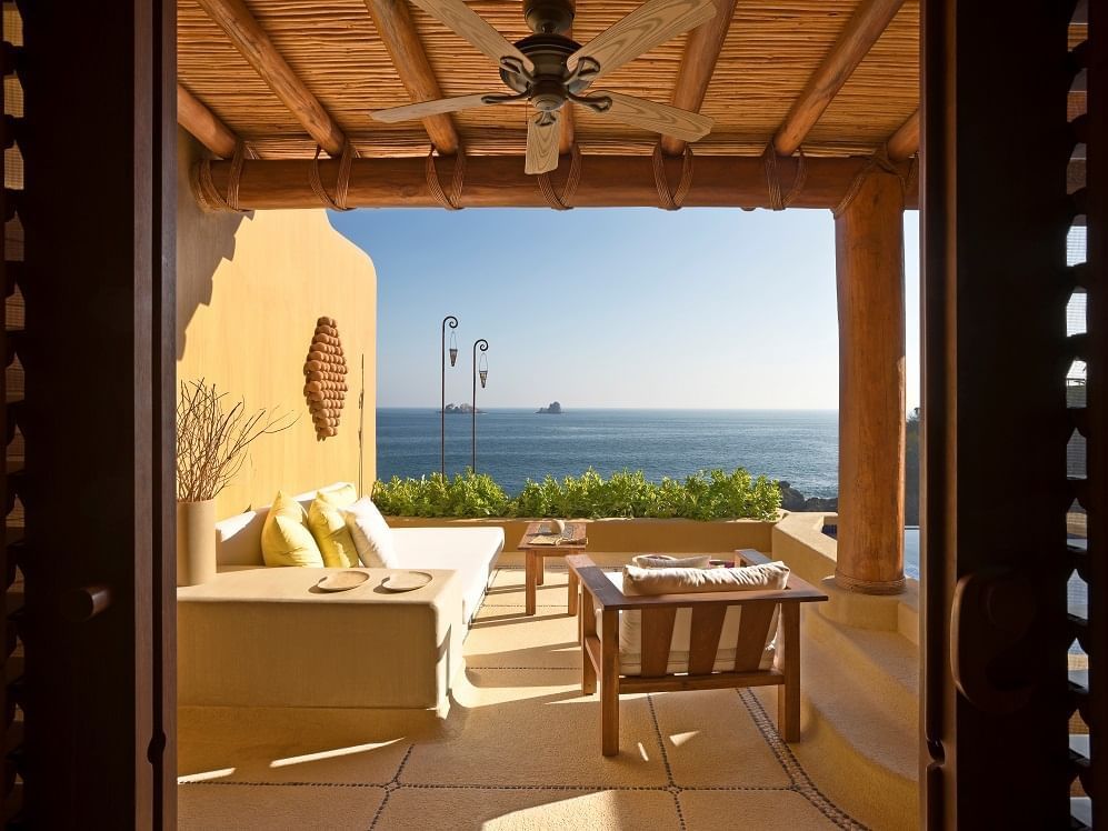 Family Adjoining Suite balcony lounge area, Cala de Mar Resort