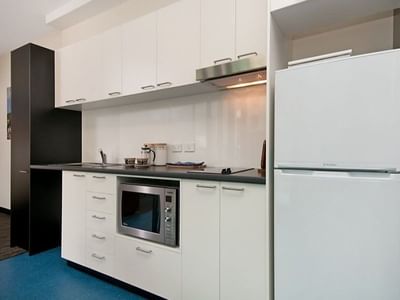 Student Living Edge Apartments_Adelaide Serviced Apartments with East End kitchen