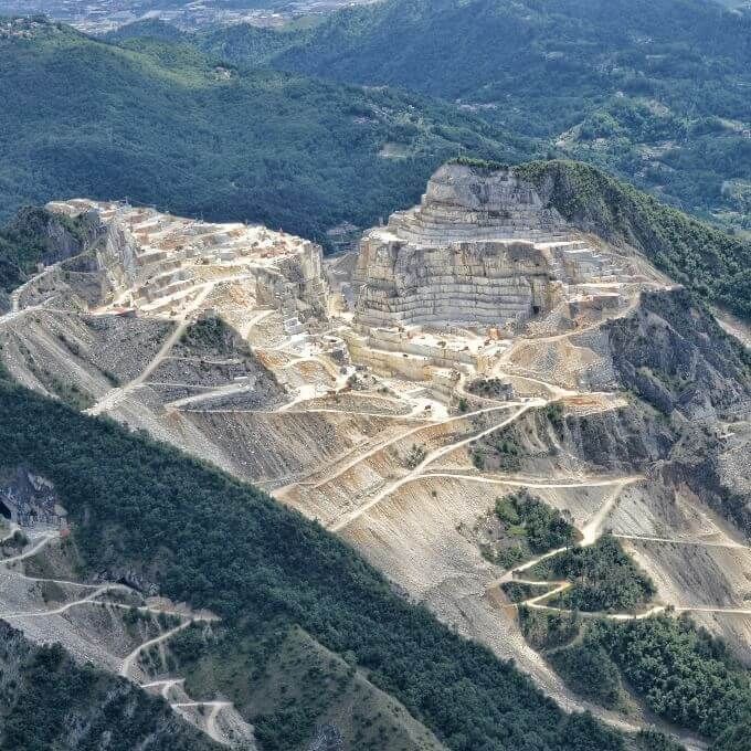 marble quarries in carrara