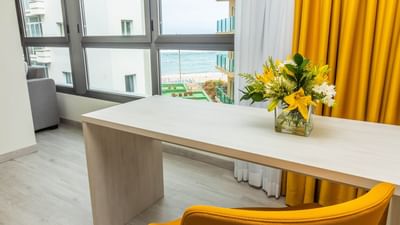 Las Palmas - Family Room