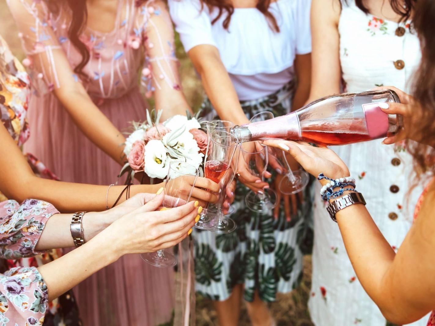 Girls celebrating a hens party with champagne, La Colección