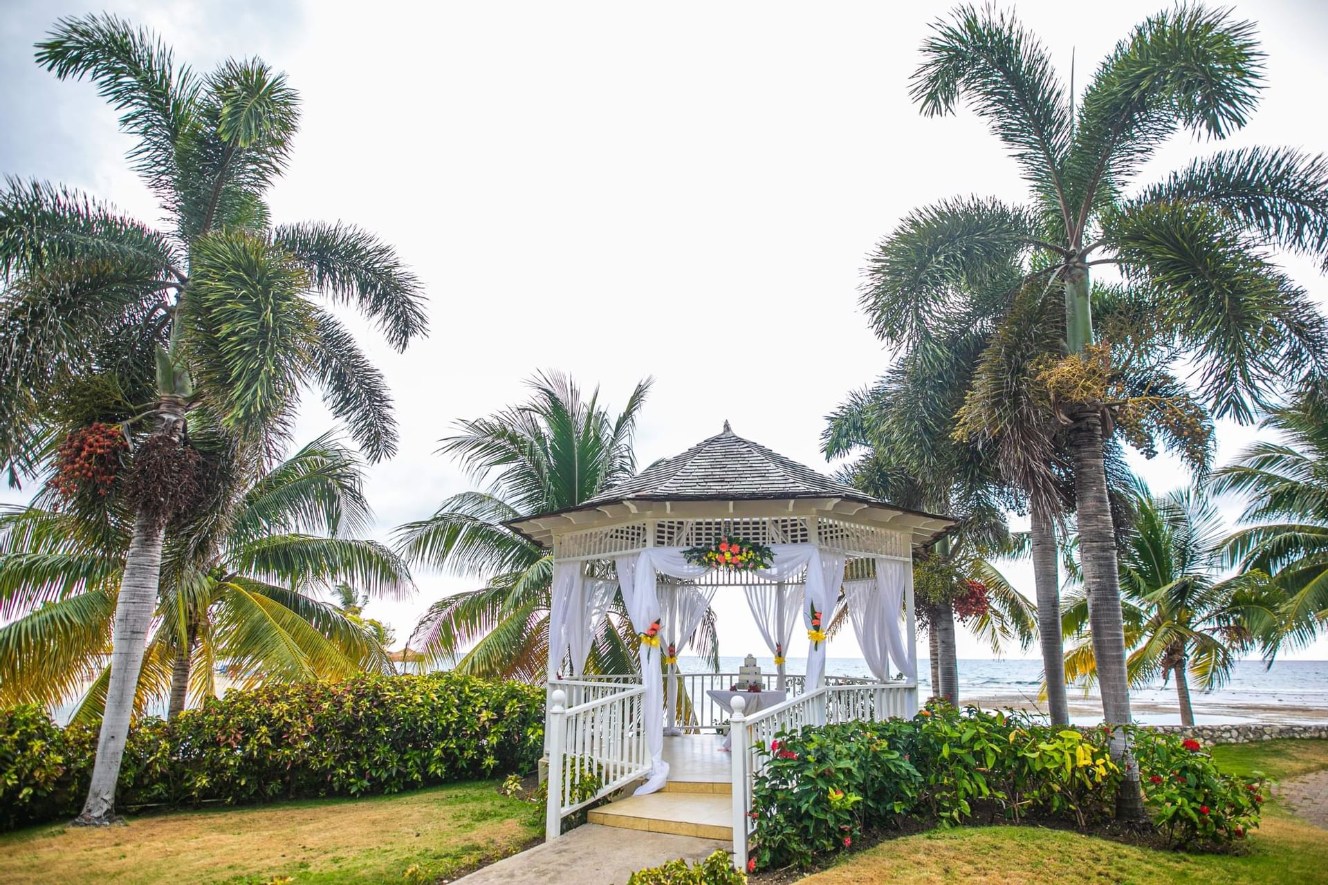 Exterior view of a Cupid Gazebo at Holiday Inn Montego Bay