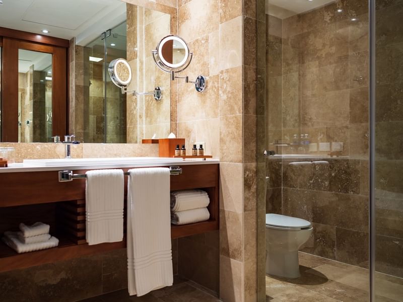 Interior of the bathroom of Deluxe Master Suite at The Reef 28