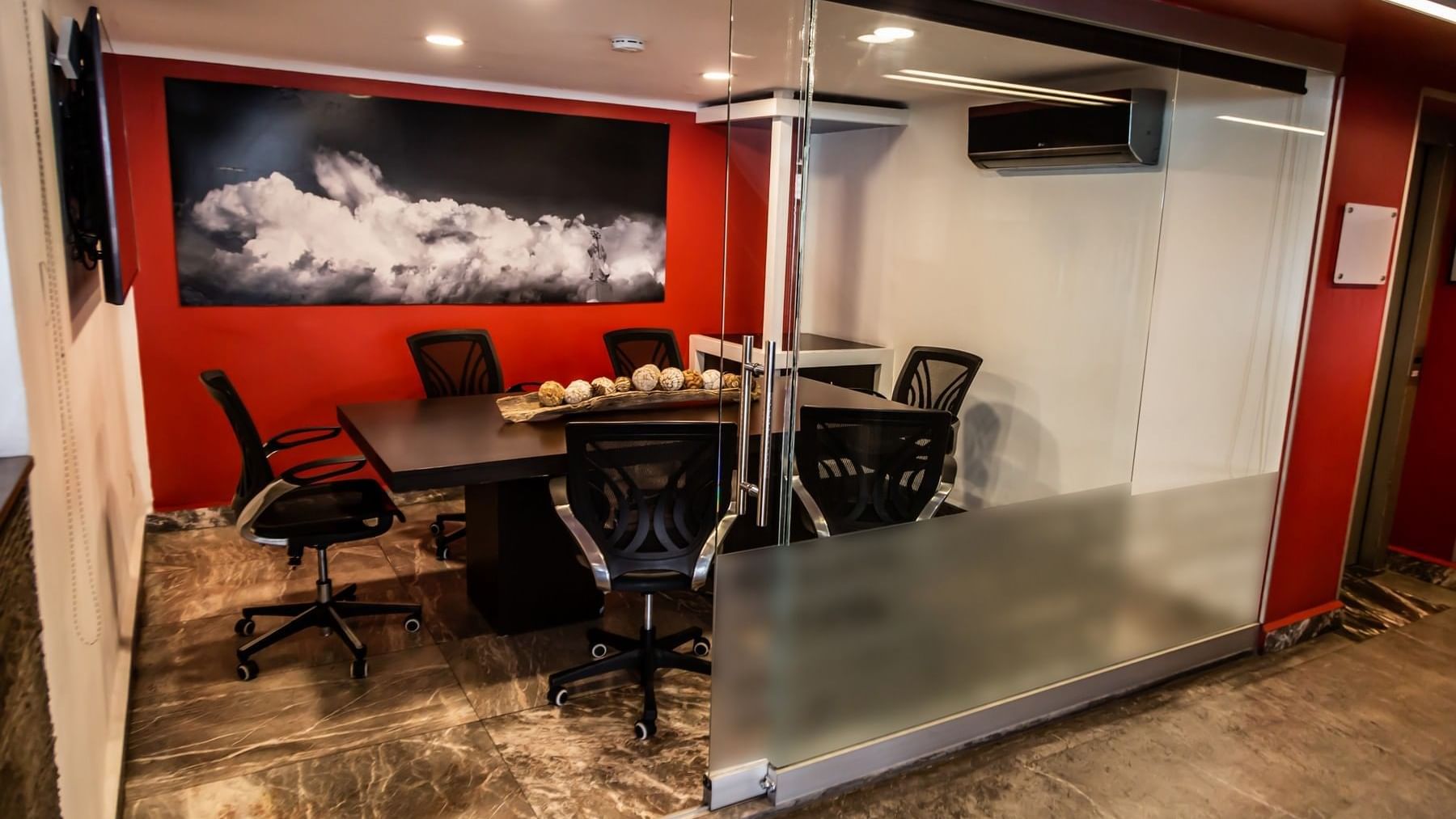 Meeting room set-up with table at Gamma Puebla Senorial Centro