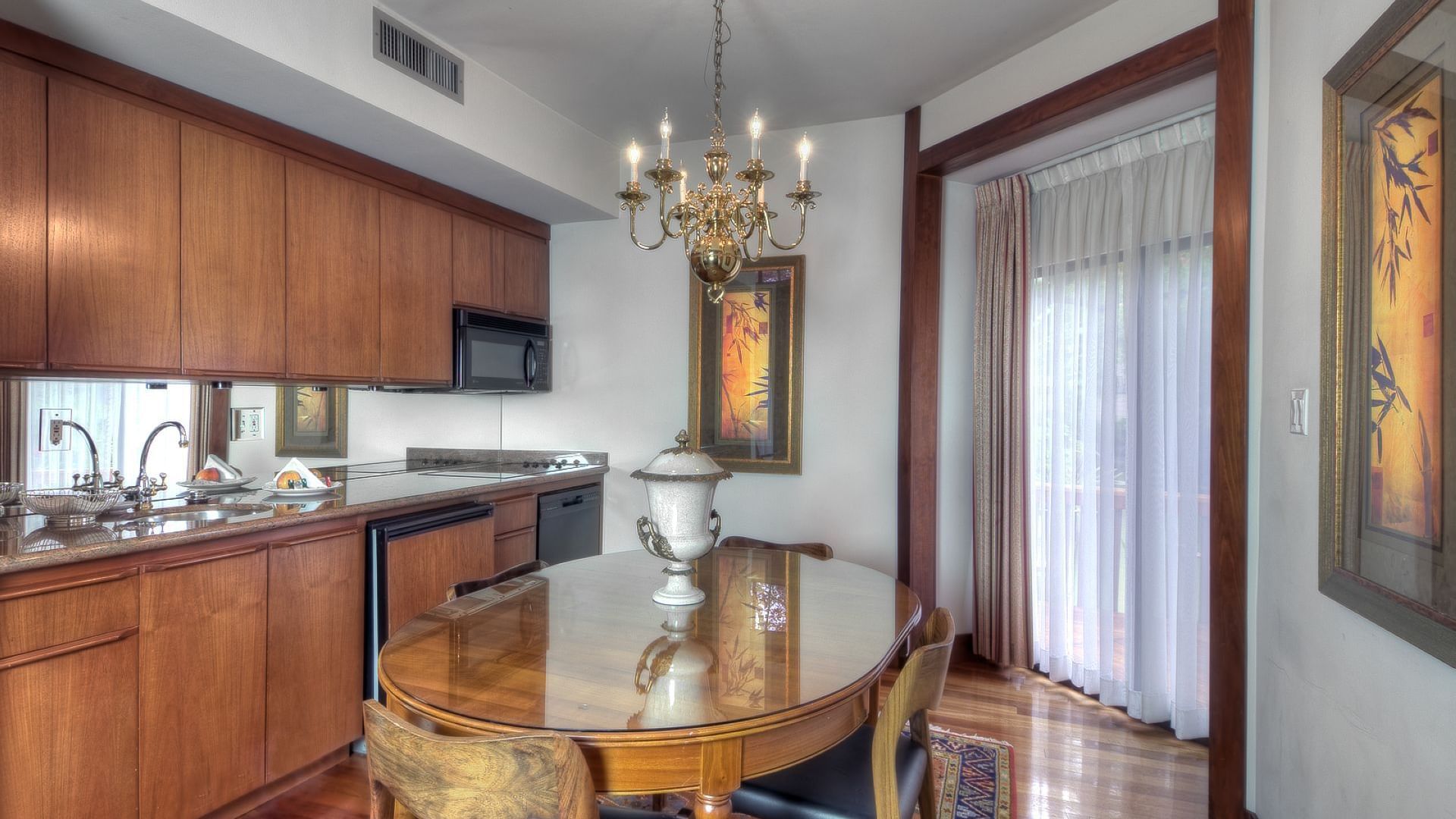 Kitchen in Fountain Signature Suite at Dinah's Garden Hotel