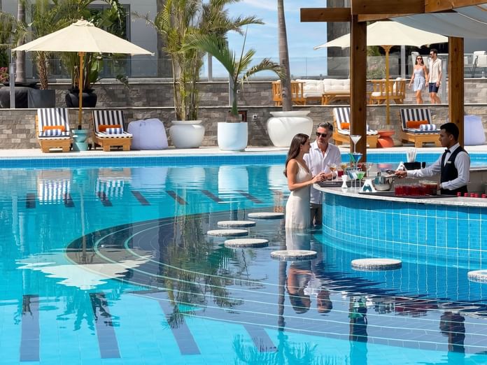 Pool Bar