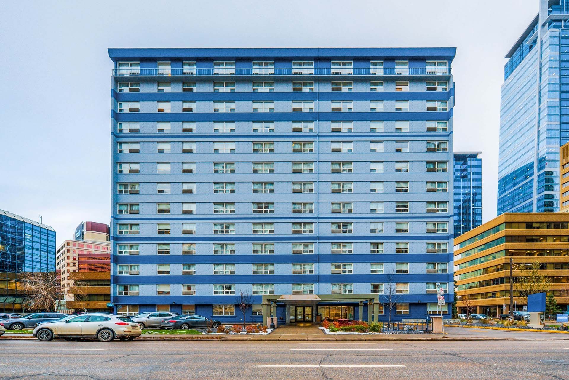 Facing Coast Calgary Downtown Hotel & Suites by APA