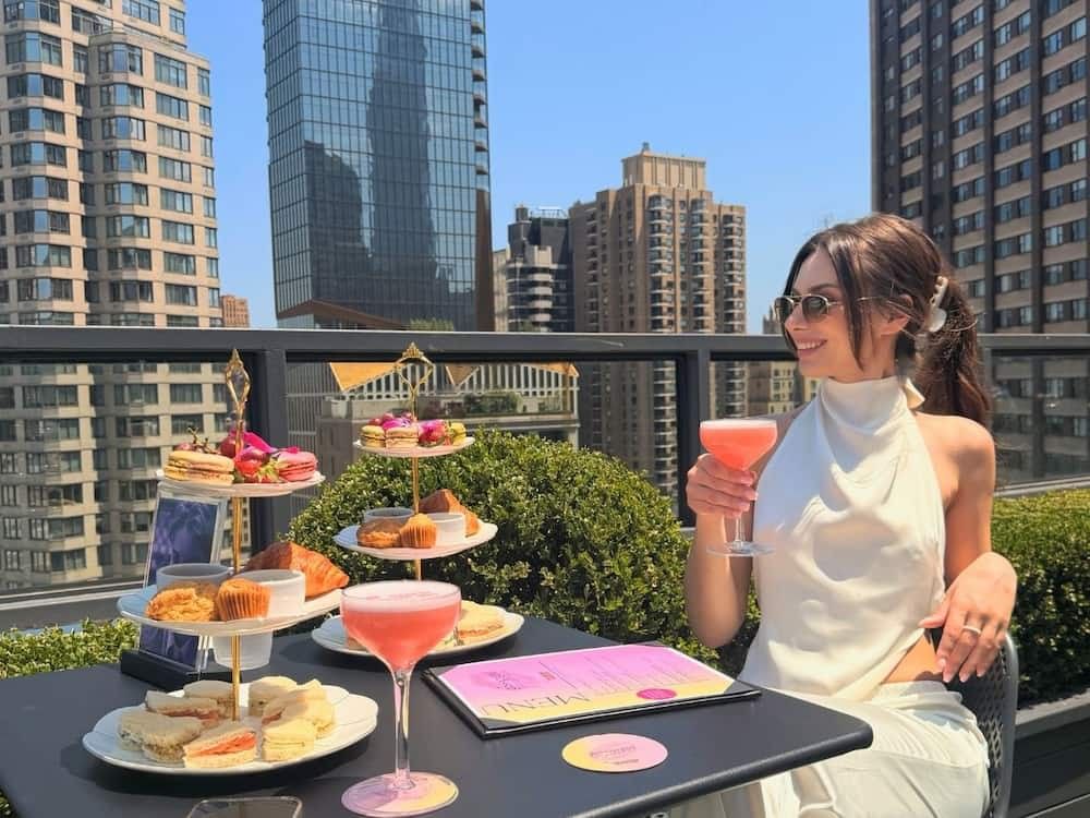 xoxo experience at the empire rooftop bar